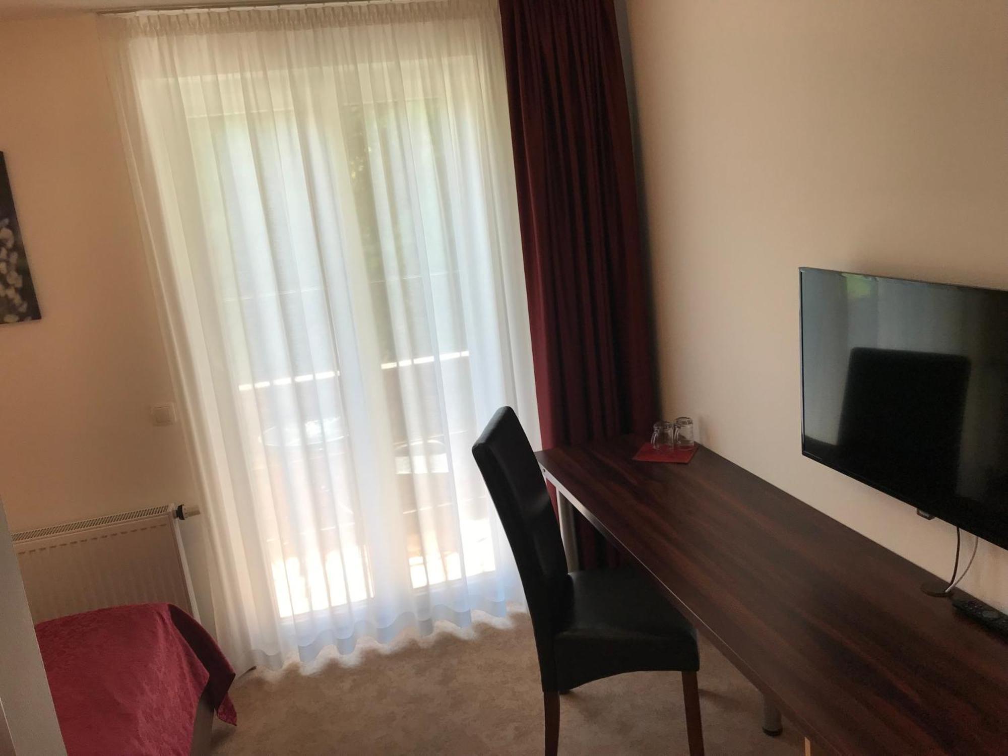 Guest House Hober Prevalje Екстер'єр фото